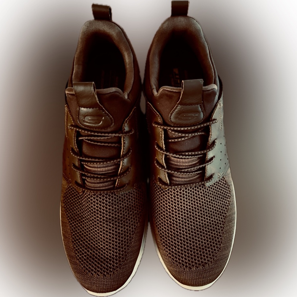 Skecher’s Classic Fit Air-Cooled Memory Foam. Men’s Size 12 Shoe. Dark Brown